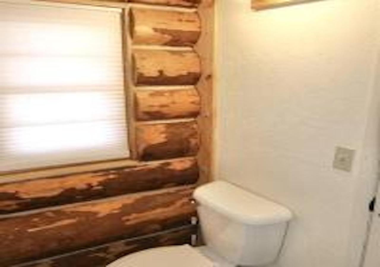 Log Haven In Blanding别墅 外观 照片