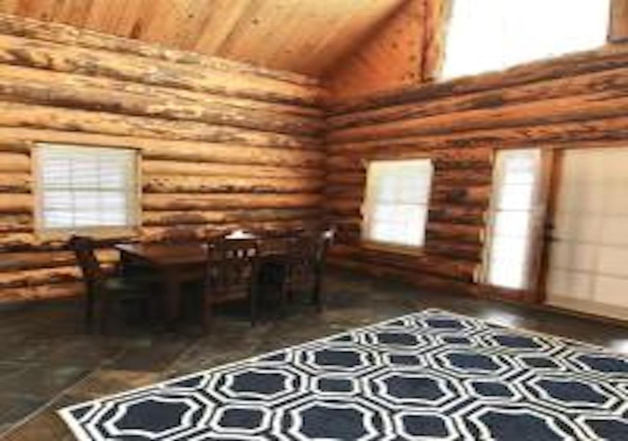 Log Haven In Blanding别墅 外观 照片