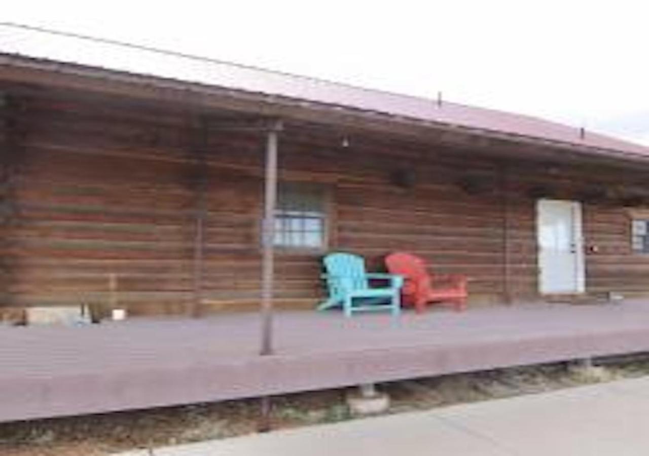 Log Haven In Blanding别墅 外观 照片