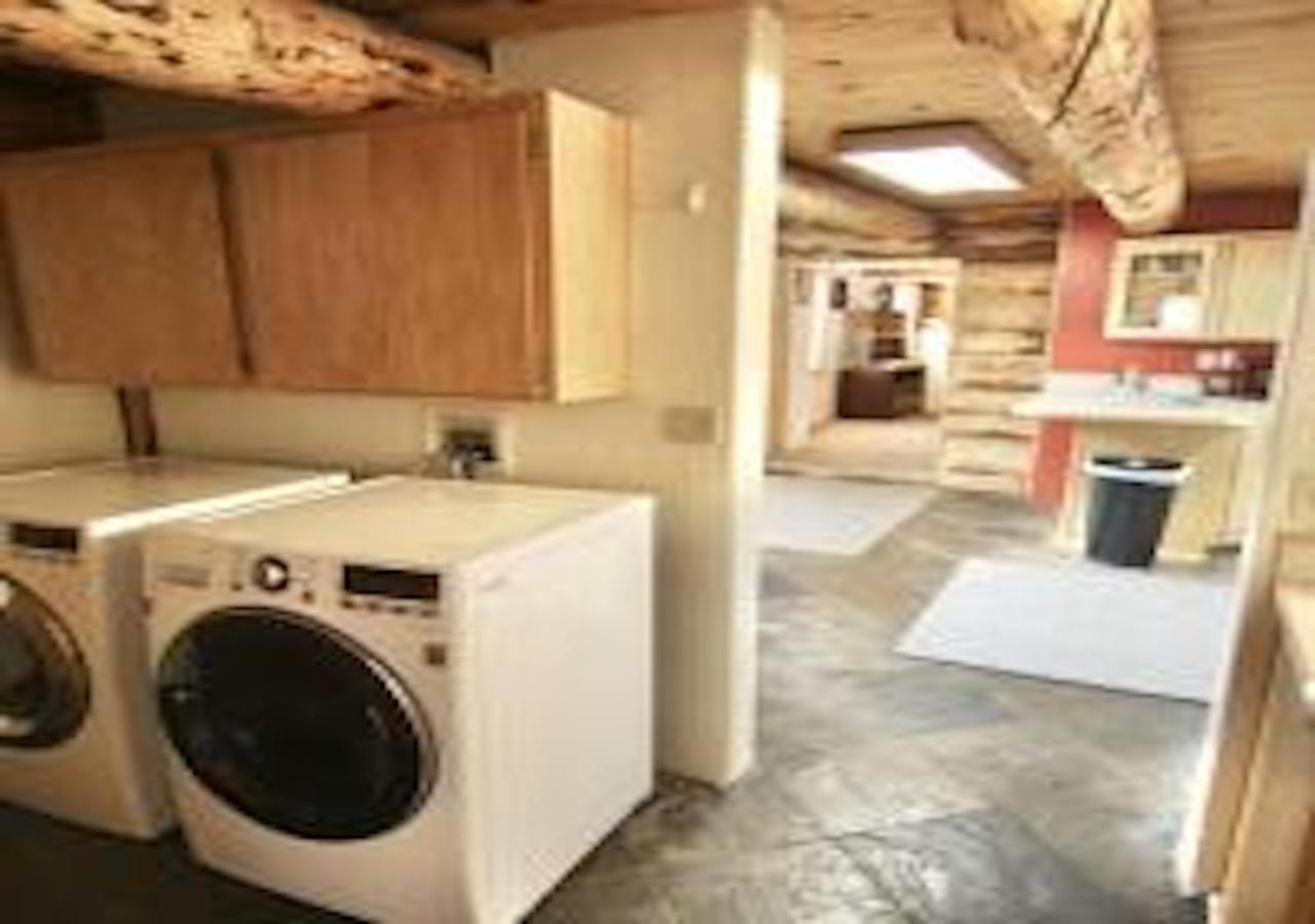 Log Haven In Blanding别墅 外观 照片